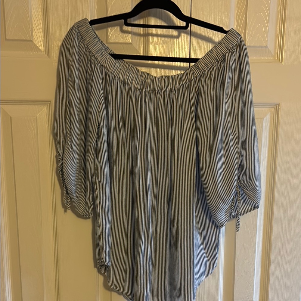 Off/on shoulder top